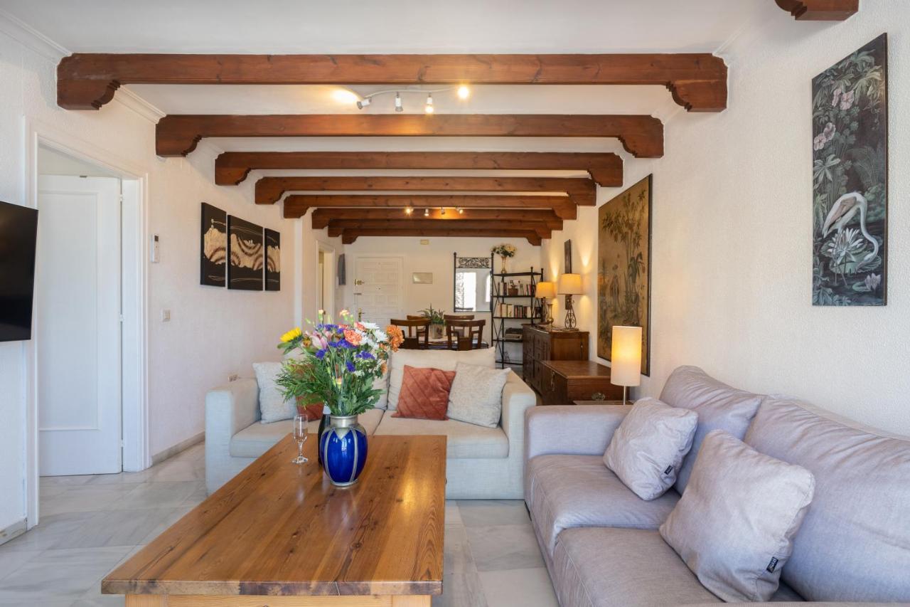 Comfortable Yacht Club * Marbella